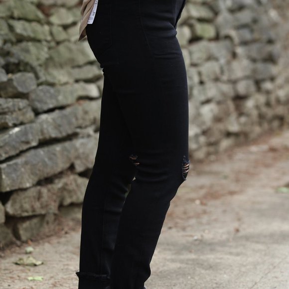 KanCan High Rise Black Jeans - Picture 2 of 3